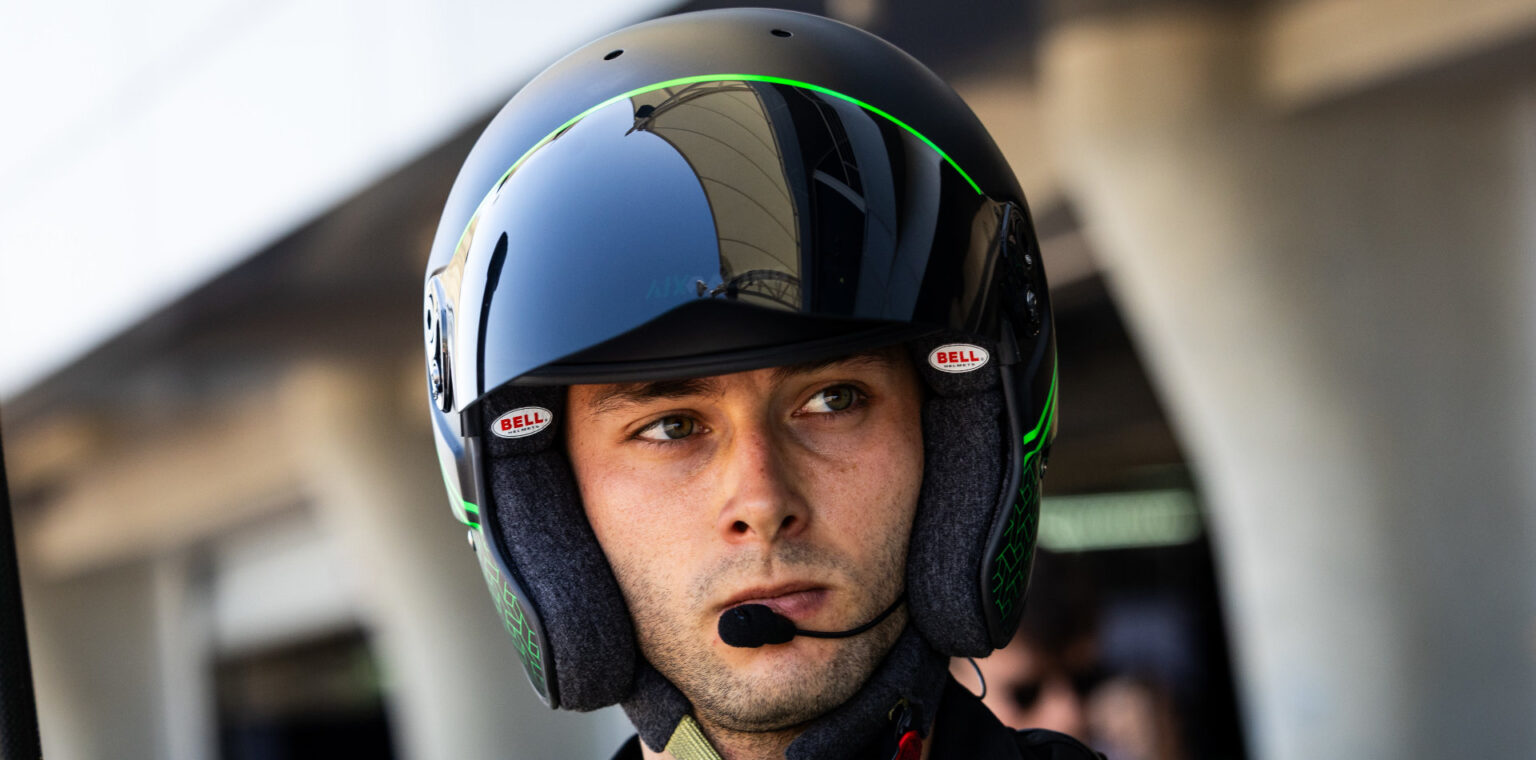 Bell Racing is the AIX Racing official helmet supplier in F2 and F3